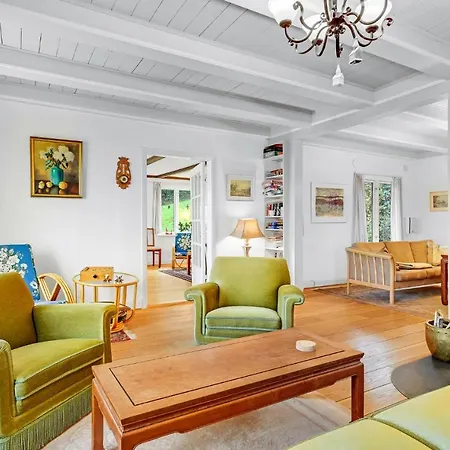 Awesome In With Kitchen Hébergement de vacances