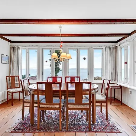 Dom wakacyjny Awesome In With Kitchen